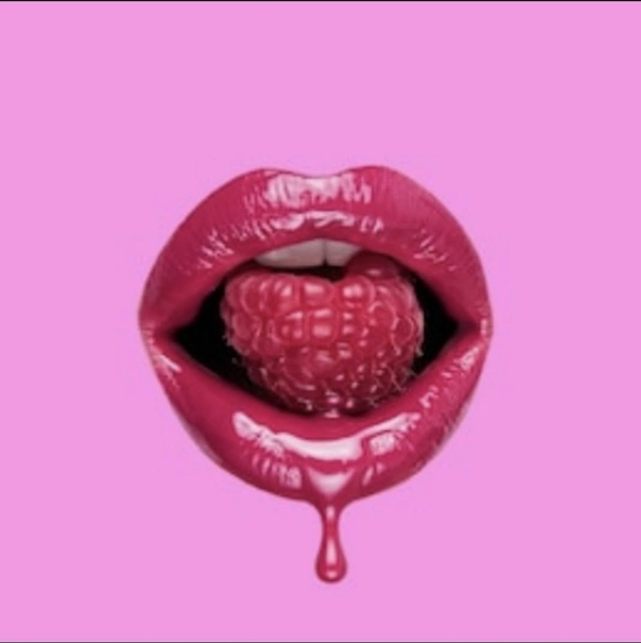 Meet your Posher, Monique - Picture 1 of 1